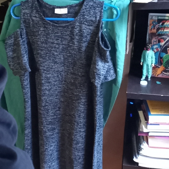 Dress - Picture 2 of 4